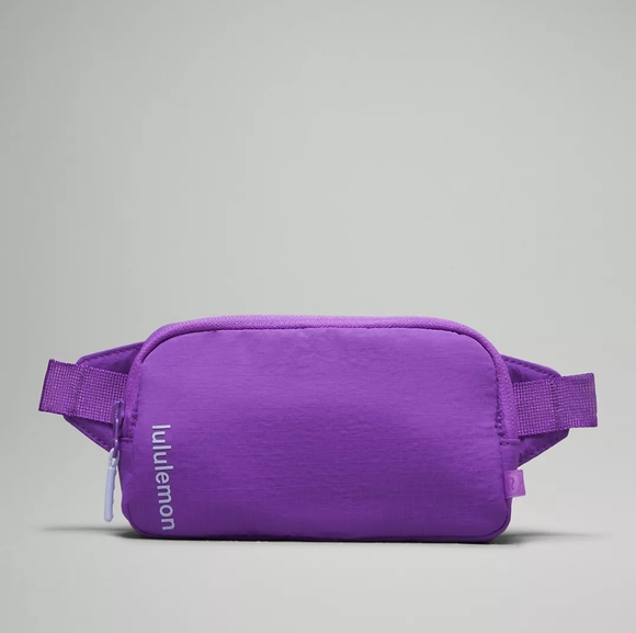 lululemon athletica Handbags - NWT Lululemon Mini Everywhere Belt Bag 0.7 L Atomic Purple/Blue Linen